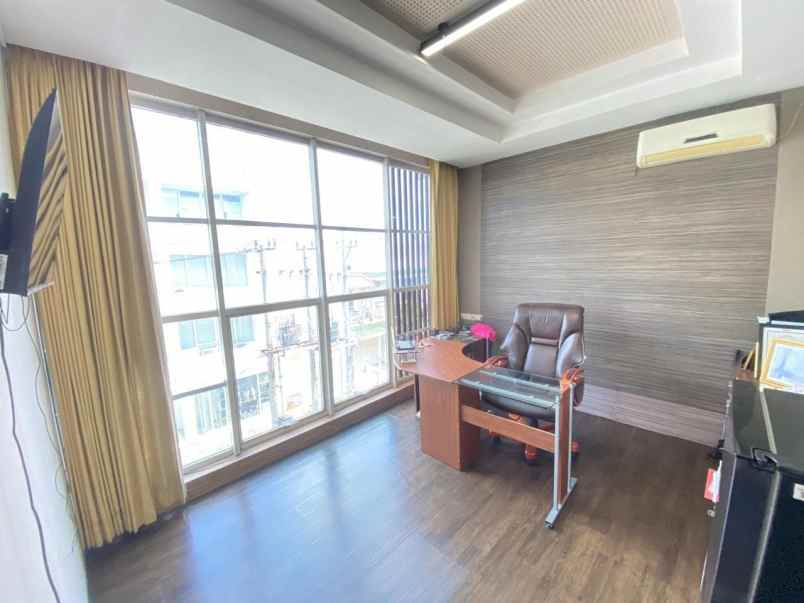 dijual ruko gudang kantor manyar kertoarjo