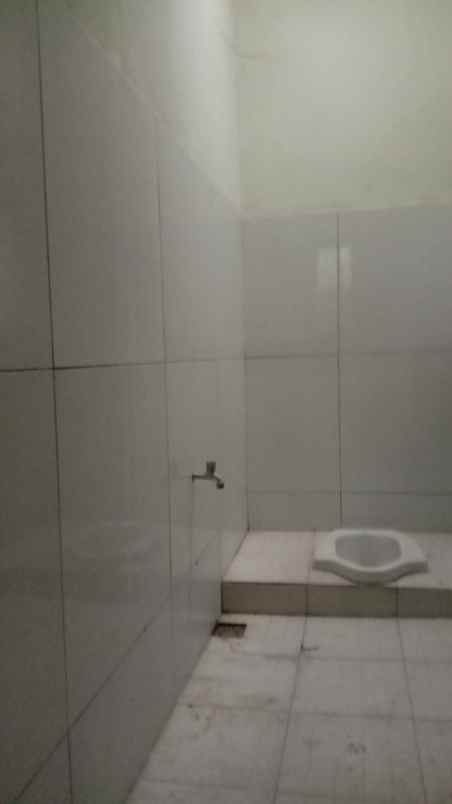 dijual rumah 2 lantai 1 menit ke kampus unwiku