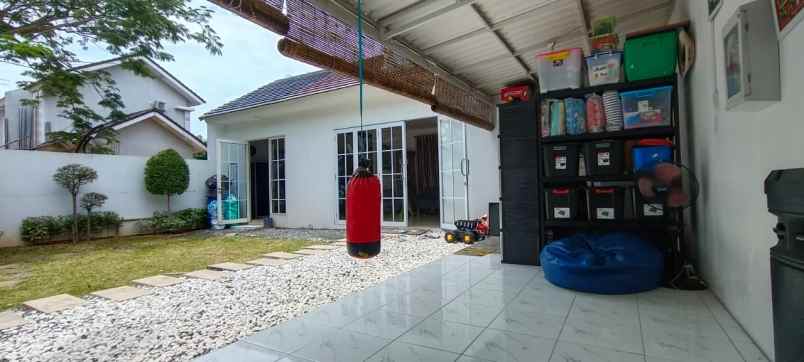 dijual rumah 2 lantai hook full furnished
