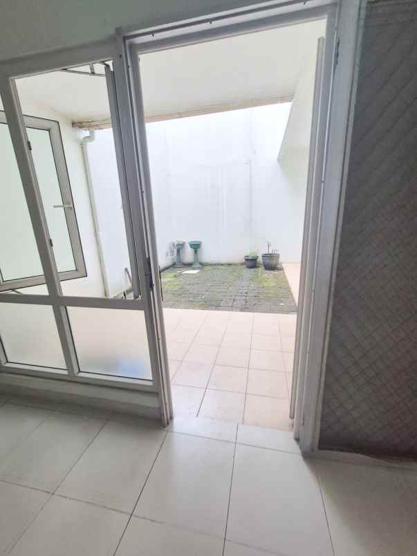 dijual rumah 2 lantai siap huni di kota wisata cibubur