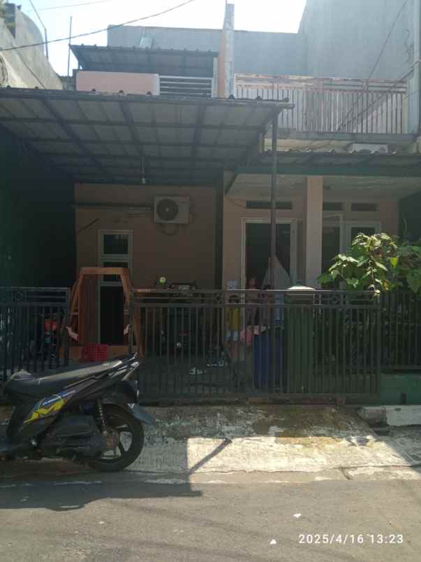 dijual rumah antapani