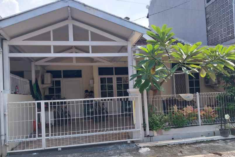 dijual rumah antapani
