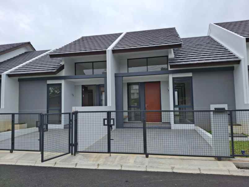 dijual rumah antapani