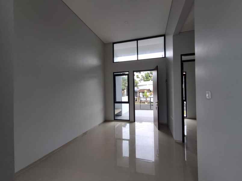 dijual rumah antapani