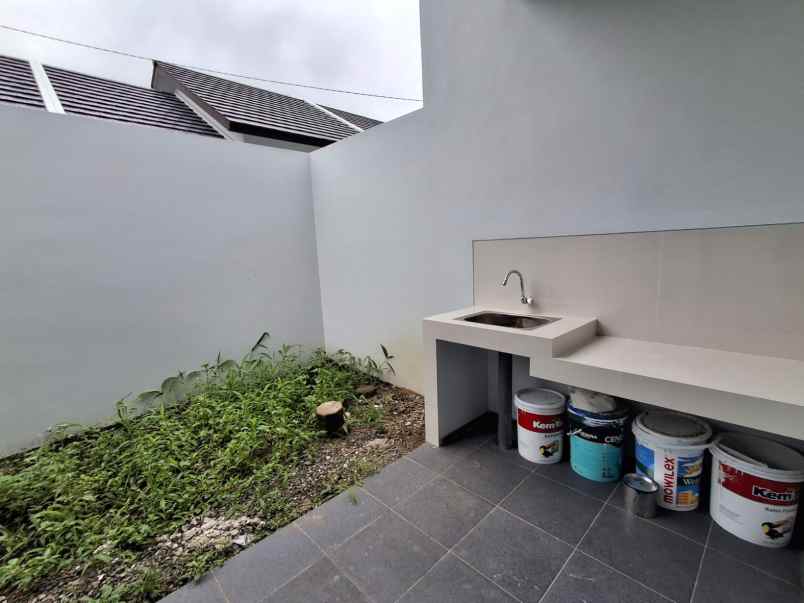 dijual rumah antapani