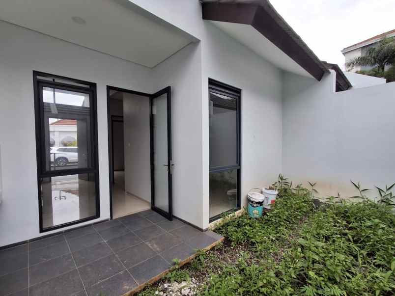 dijual rumah antapani