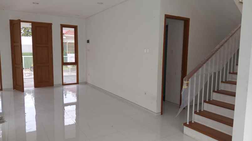 dijual rumah antapani wetan