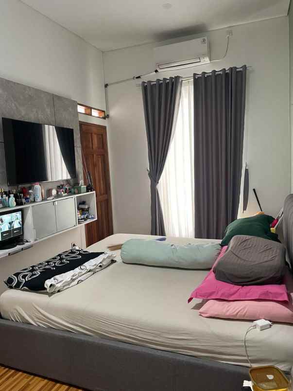 dijual rumah arcamanik