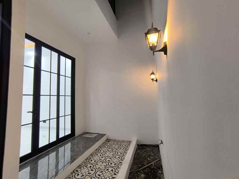 dijual rumah babatan pantai