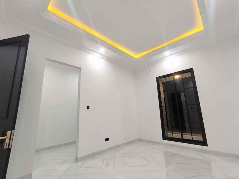 dijual rumah babatan pantai