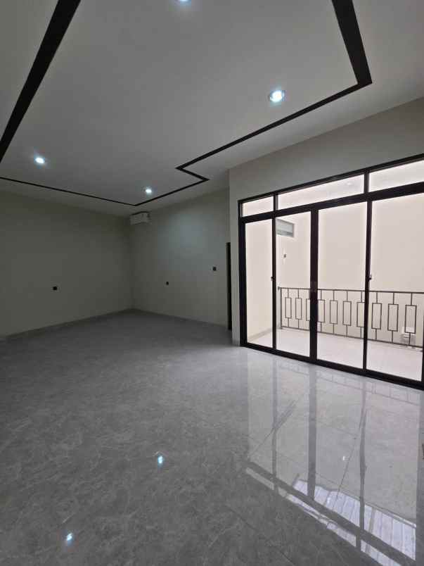 dijual rumah babatan pantai