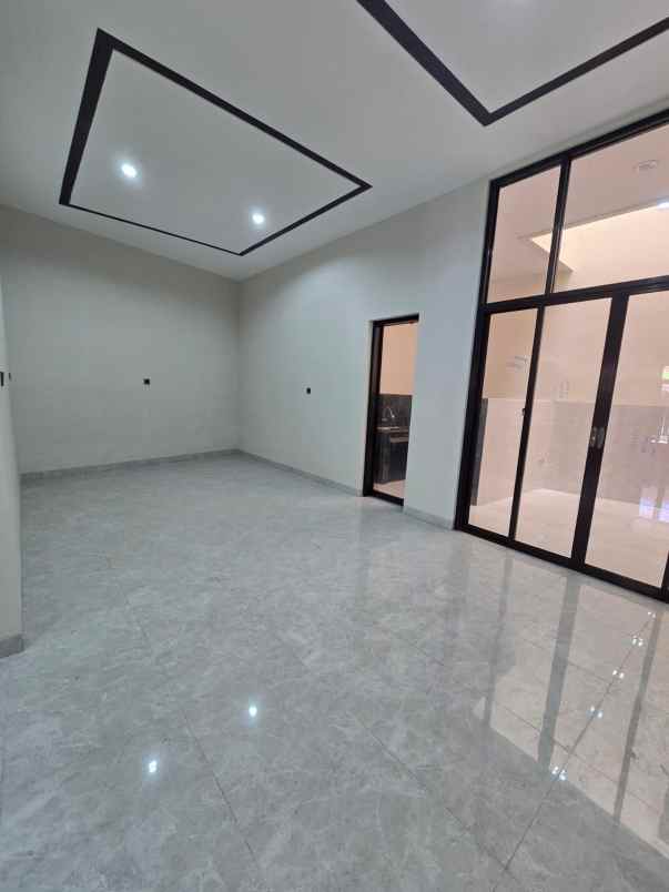 dijual rumah babatan pantai