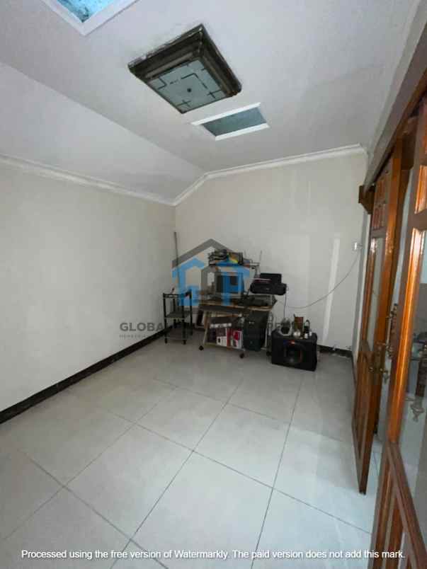 dijual rumah baros