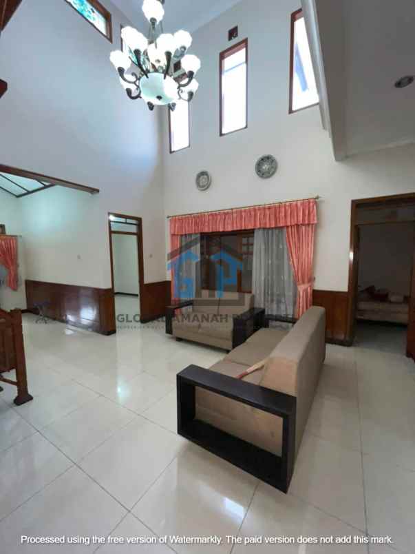 dijual rumah baros
