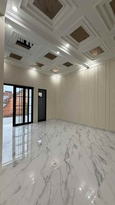 dijual rumah baru american classic oma campus dau