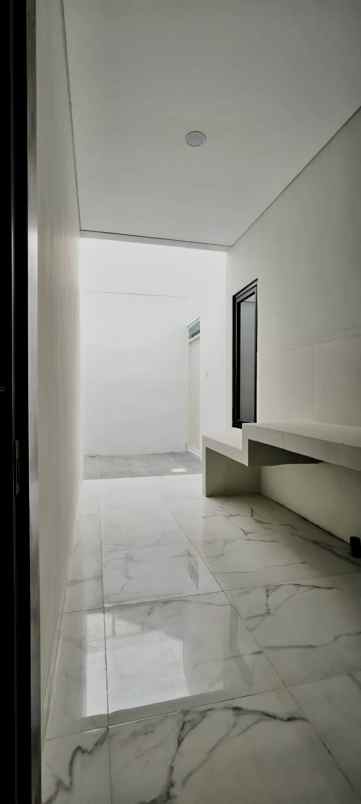 dijual rumah baru gress di jalan virgo