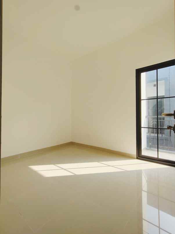 dijual rumah baru minimalis modern