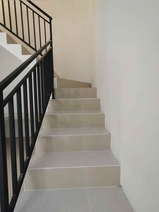 dijual rumah baru minimalis modern