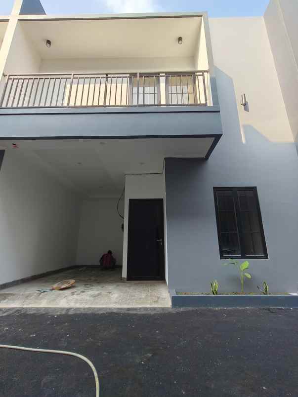 dijual rumah baru minimalis modern