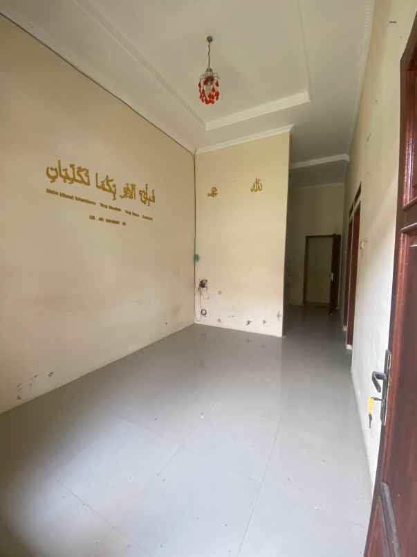 dijual rumah bedahan sawangan depok