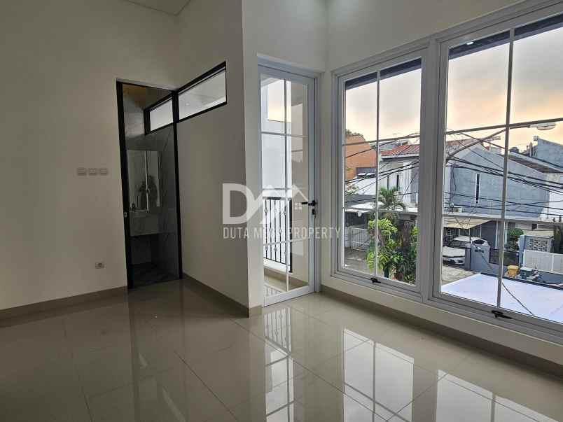 dijual rumah bergaya american style di bintaro