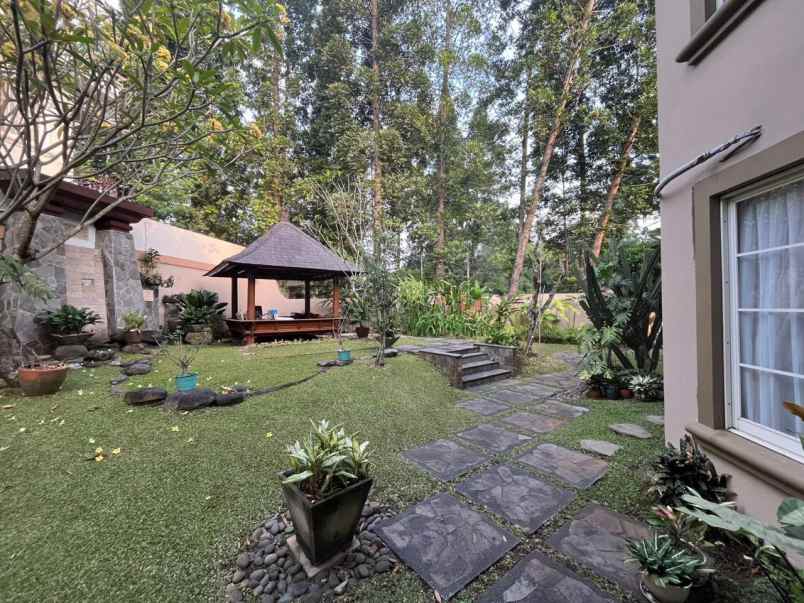 dijual rumah boulevard palem raya