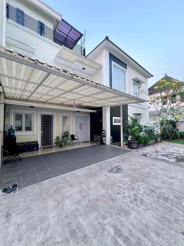 dijual rumah bukit cinere raya