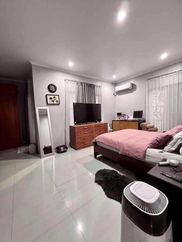 dijual rumah bukit cinere raya