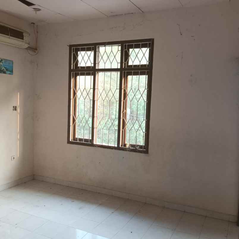 dijual rumah bulevar hijau