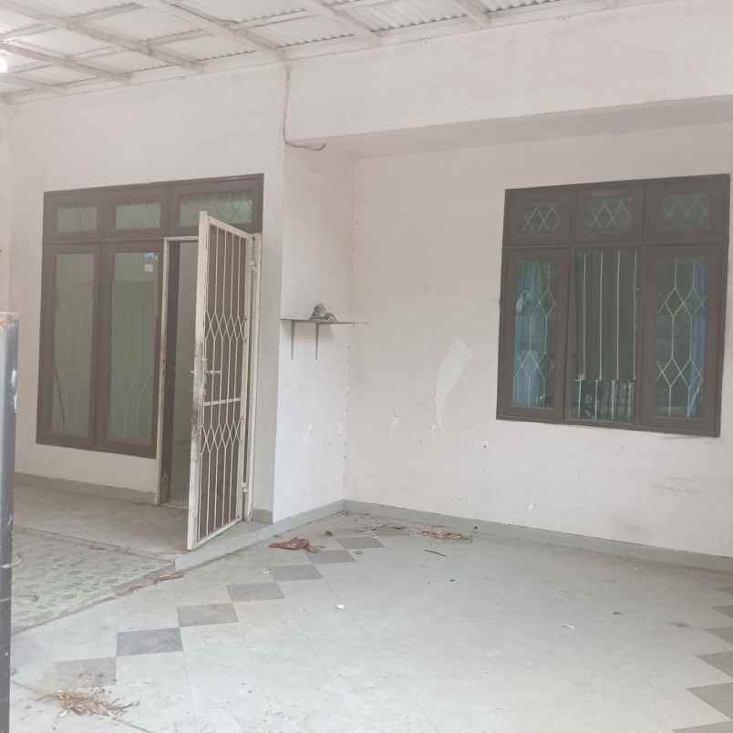 dijual rumah bulevar hijau