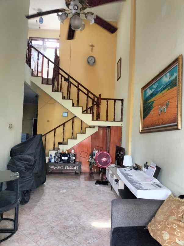 dijual rumah bulevar hijau