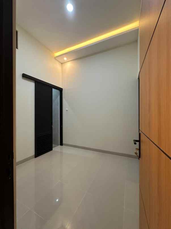 dijual rumah cebongan