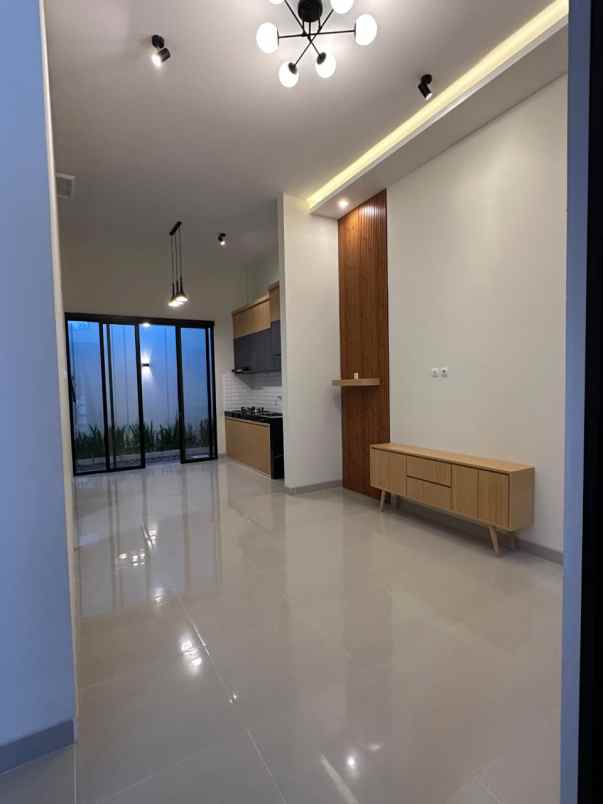 dijual rumah cebongan