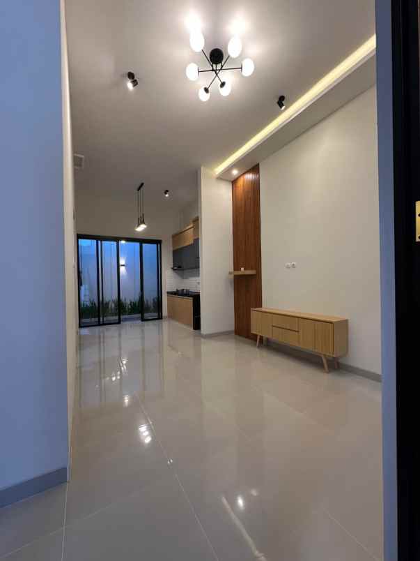 dijual rumah cebongan