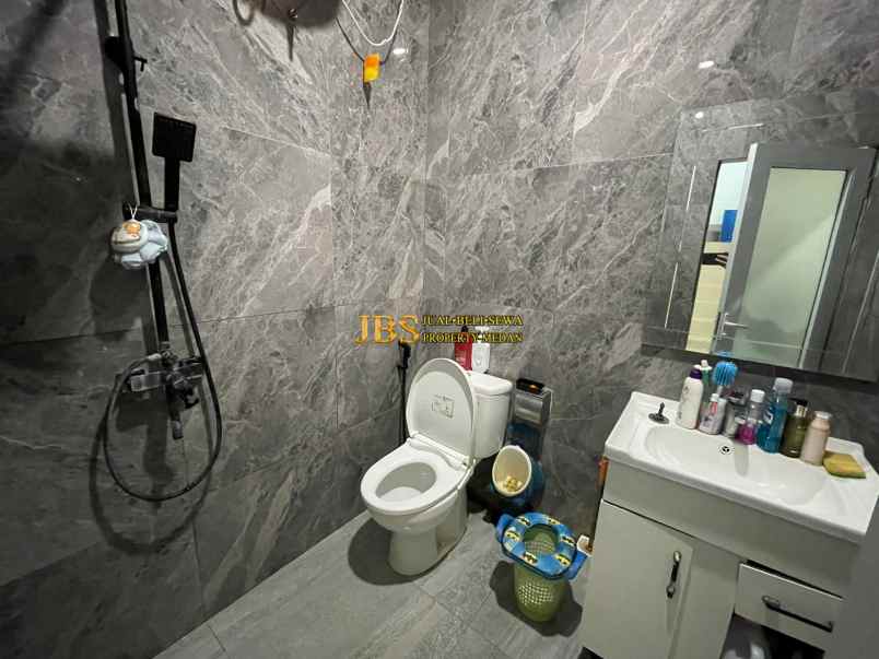 dijual rumah cemara cleveland jalan