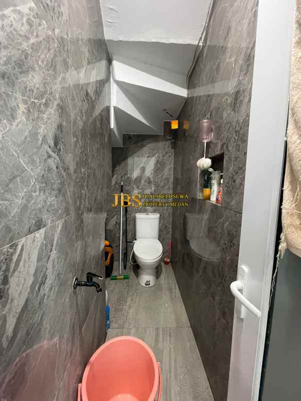 dijual rumah cemara cleveland jalan