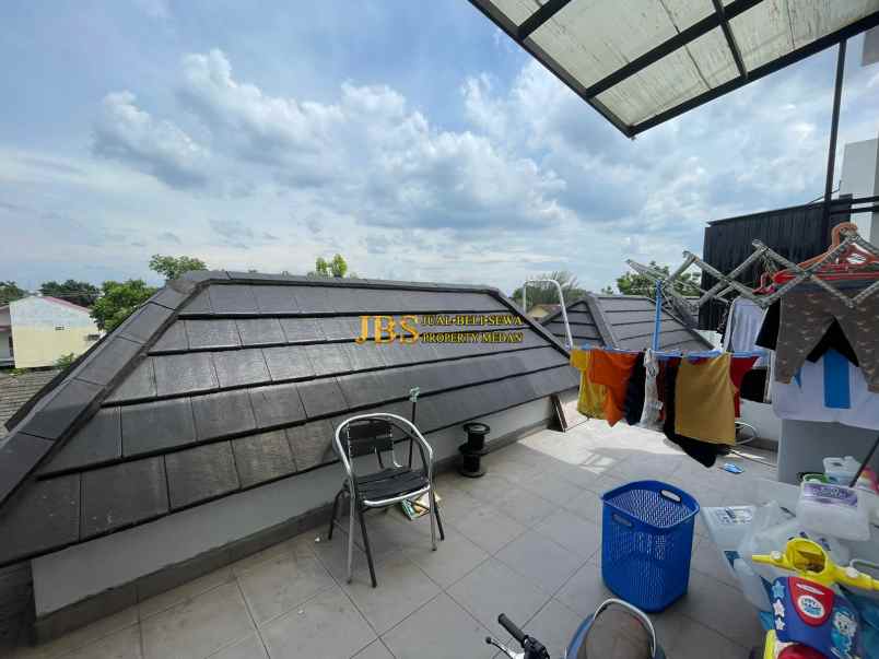 dijual rumah cemara cleveland jalan