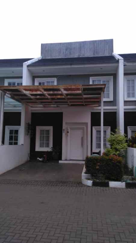 dijual rumah ciawitali