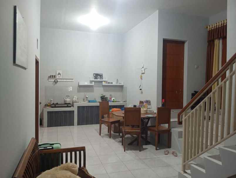 dijual rumah cihanjuang