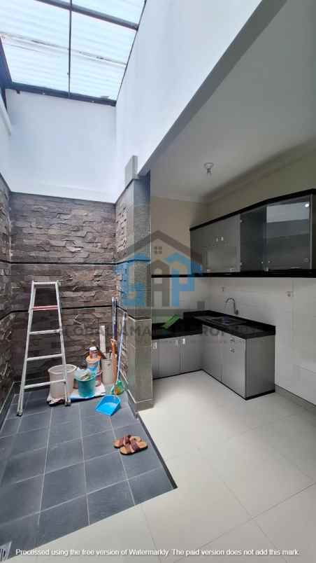 dijual rumah cihanjuang