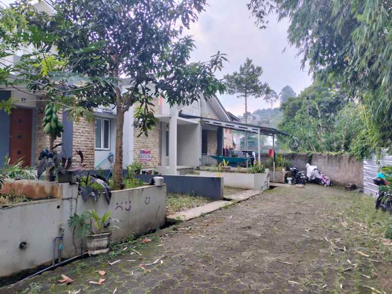 dijual rumah cihanjuang rahayu