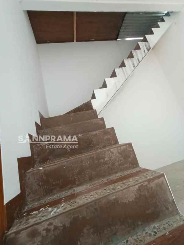 dijual rumah cilangkap