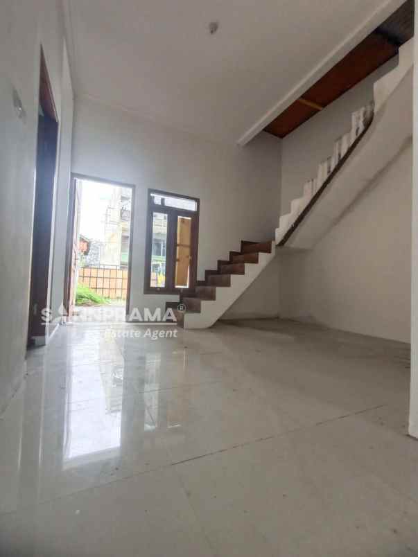 dijual rumah cilangkap