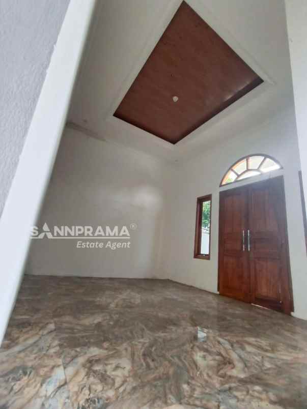 dijual rumah cilangkap