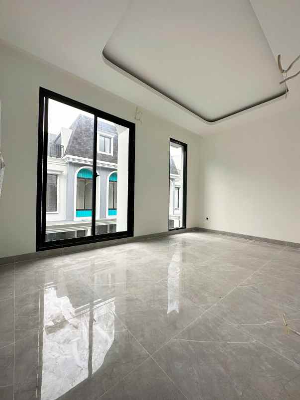 dijual rumah cilangkap cipayung