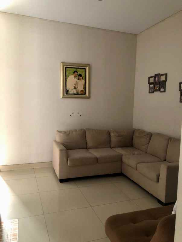 dijual rumah cisaranten kulon