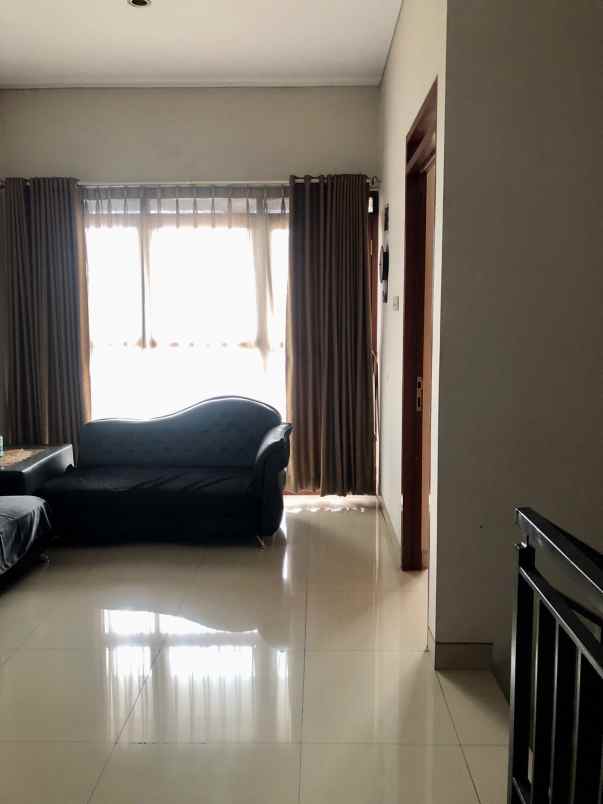 dijual rumah cisaranten kulon