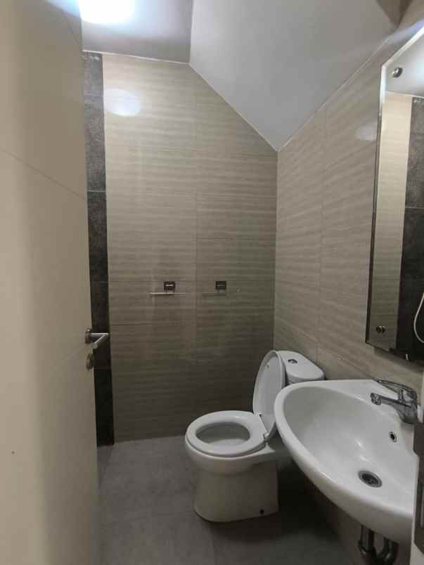 dijual rumah citragran cibubur