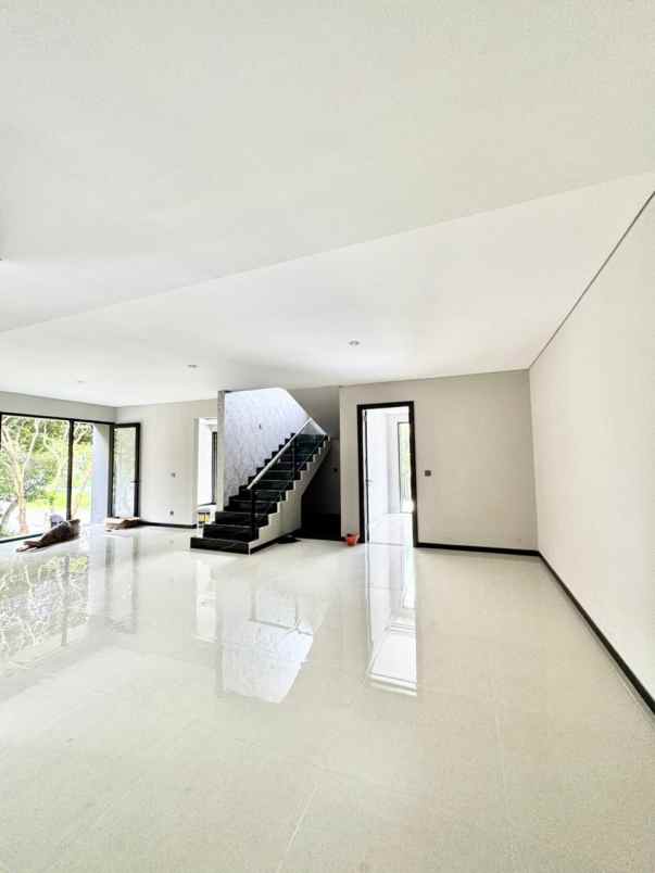 dijual rumah citraland surabaya