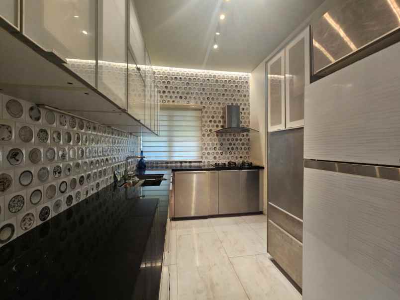 dijual rumah cluster alamanda jgc